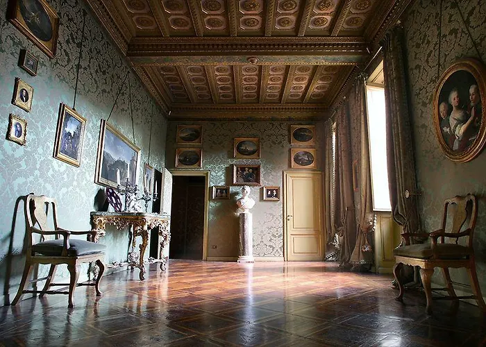 Residenza Ruspoli Bonaparte Oda ve Kahvaltı 4*